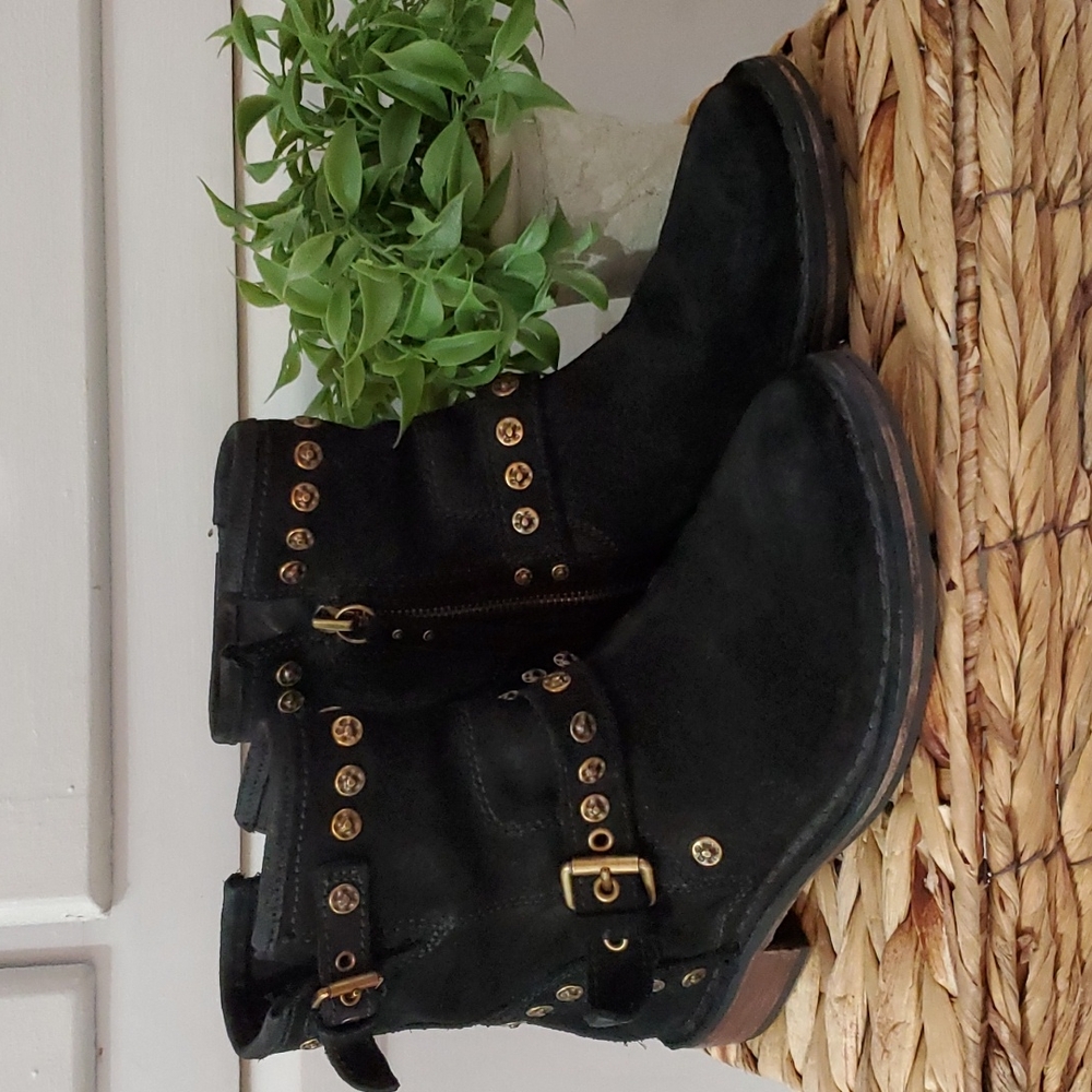 UGG suede moto boot, black, Sz 5, EUC